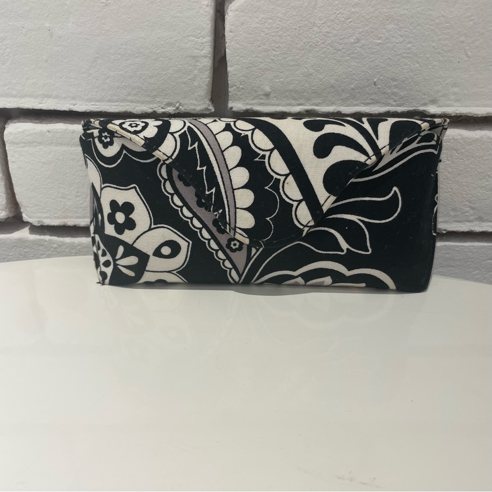 Vera Bradley Black & White Women's Eyeglass Case with Magnetic Closure